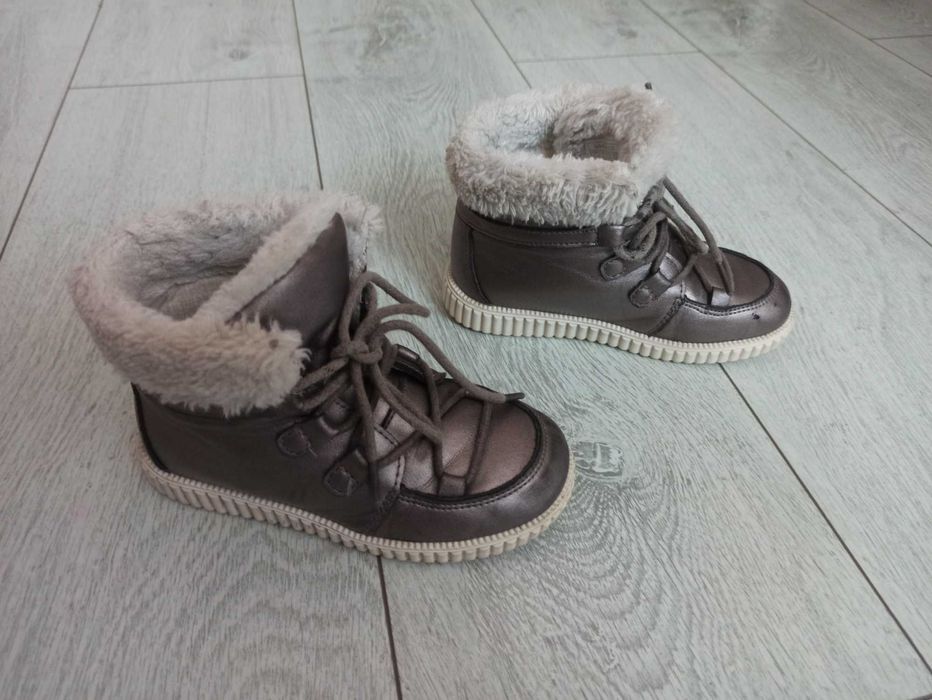 Buty dziewczęce Reserved 27