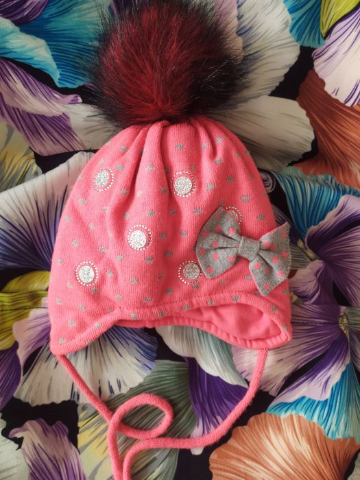 Зимова шапка на дівчинку