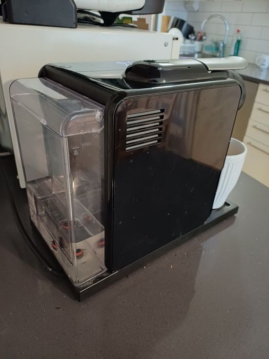 Продам кавоварку  Delonghi