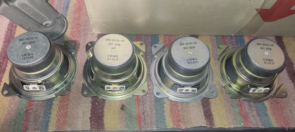 Продам динамики от музыкального центра Philips.