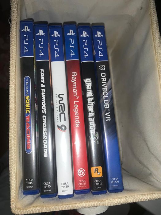 Jogos PS4 novos ou alguns usados