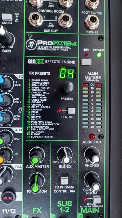 Мікшерний пульт MACKIE PROFX12V3