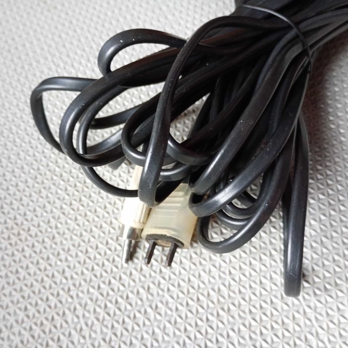 Przewód z wtyczką UNITRA 665