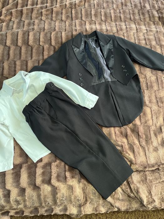 Смокінг костюм для хлопчика 2-4 рочки розмір 110