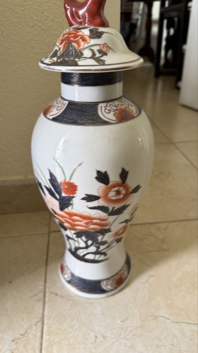 Jarra chinesa com tampa