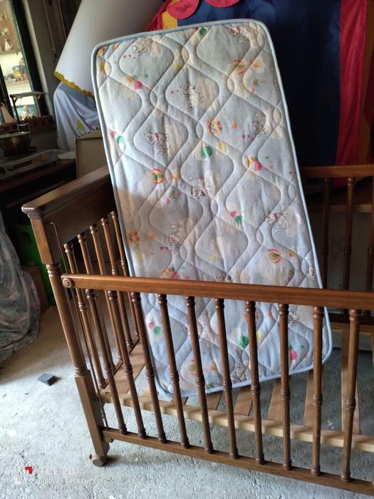 Cama de Bebé com Colchão