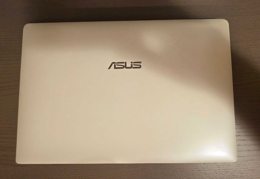 ASUS X501A | i5 | 8GB RAM | 240GB SSD | Windows 10 | Dobra Bateria!