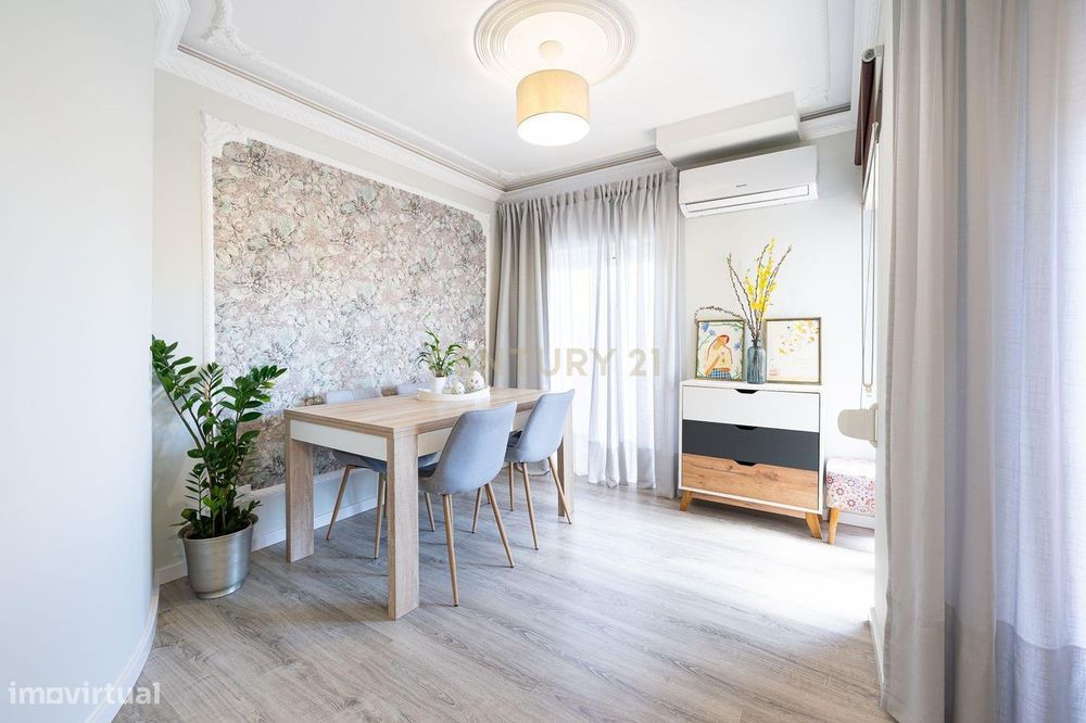 Apartamento Renovado na Sobreda da Caparica, Almada