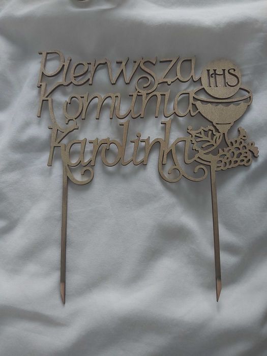 Pierwsza Komunia Karolinki drewniany pozłacany Topper do tortu