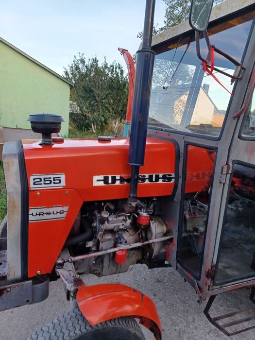 Ciągnik Ursus MF 255