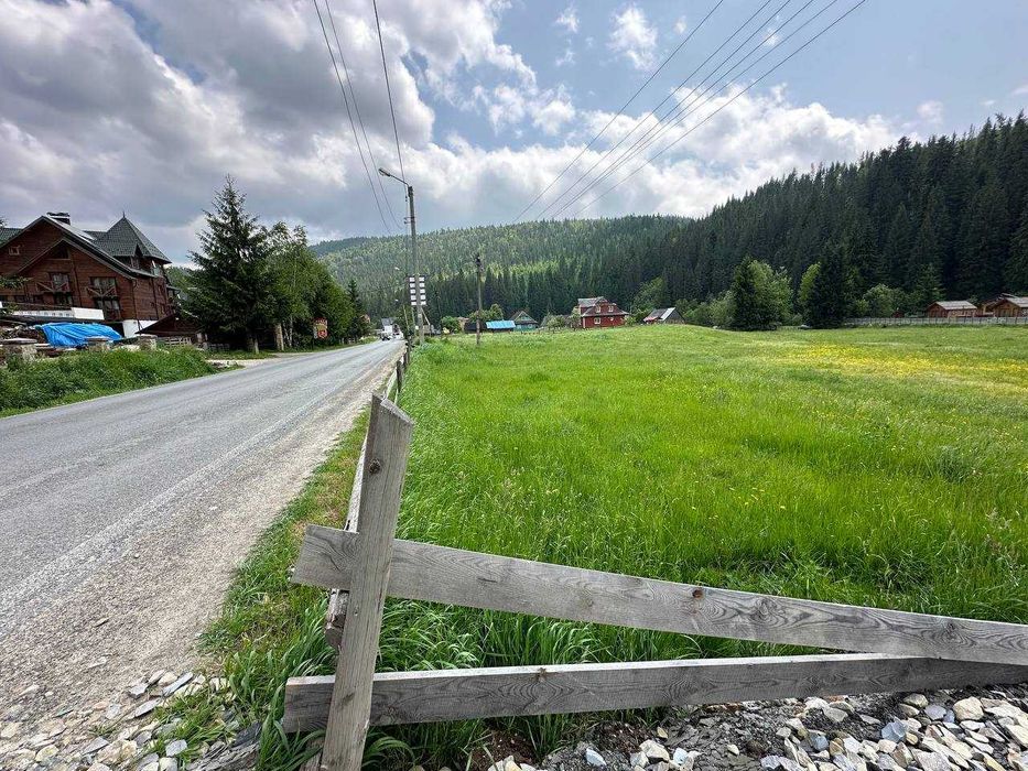 Вигідна пропозиція в першій лінії ділянка в Поляниці поруч з Буковелем