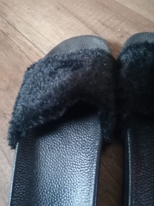 Klapki damskie      .