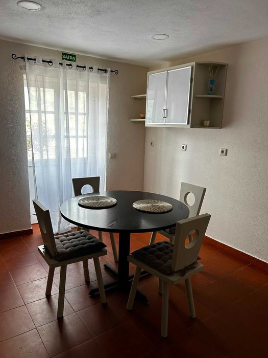 Moradia T1 independente com jardim, quintal, vista mar e estacionamento privado – Machico