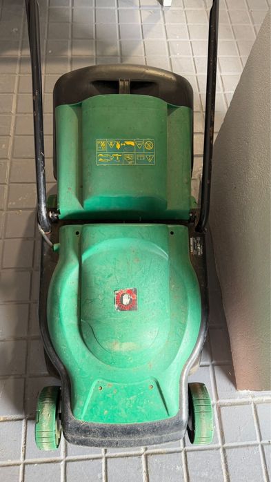 Cortador e aparador de relva