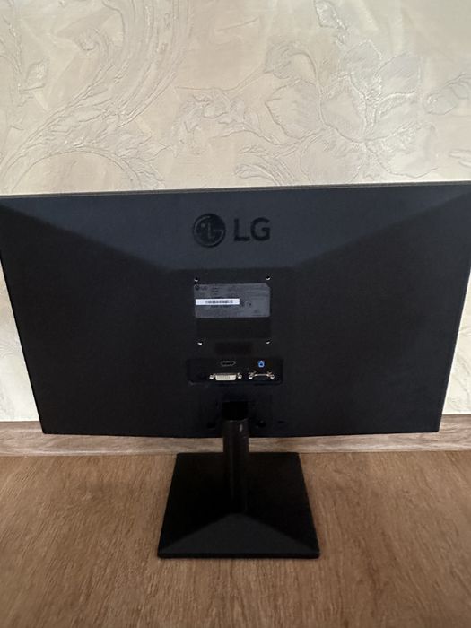 Монитор LG 60 гц