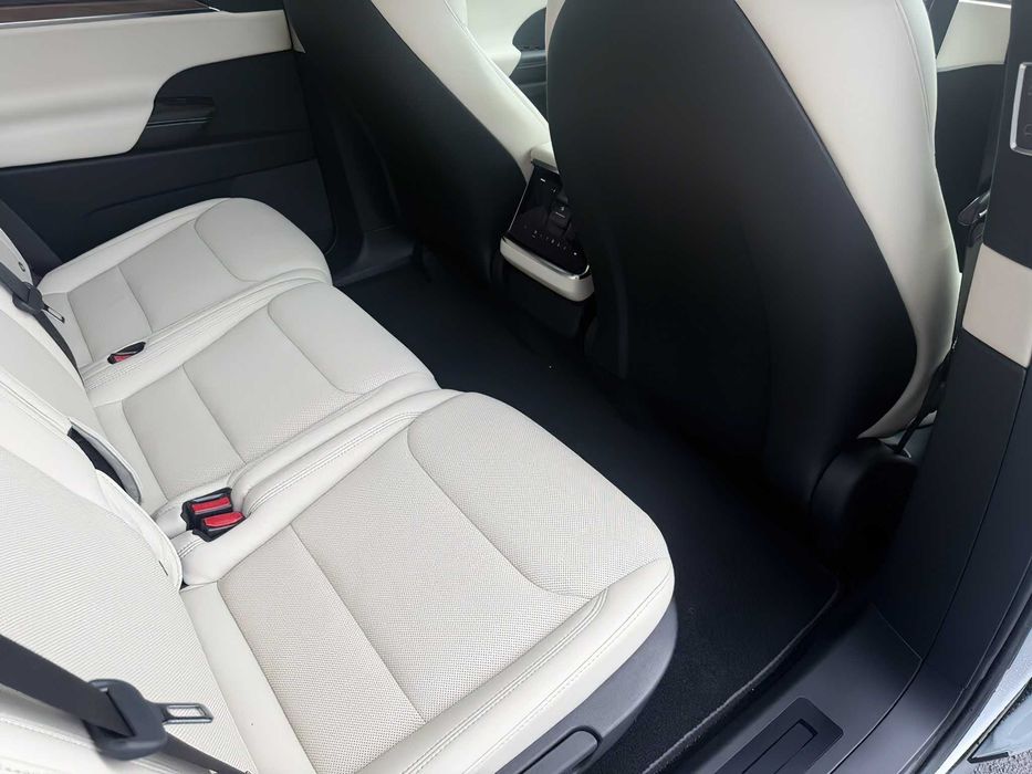 Tesla Model X      2022