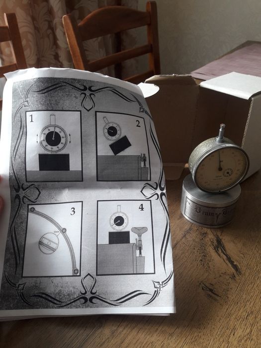 Тюнер для настройки барабанов.