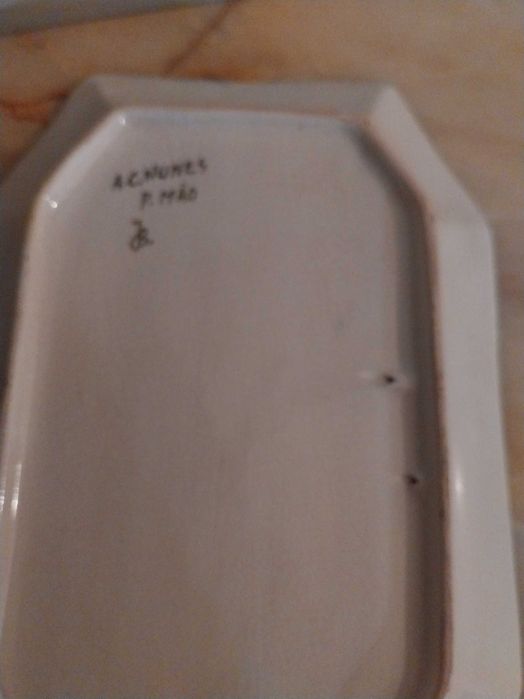 Travessa com decoração em azul, pintada à mão