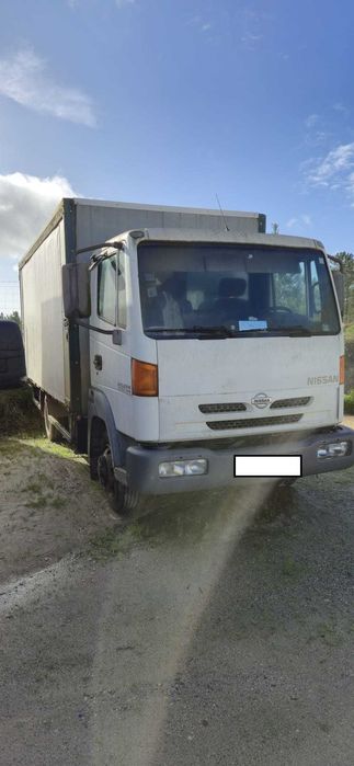 Vende-se Veículo Pesado de Mercadorias – Nissan Atleon TK140-80