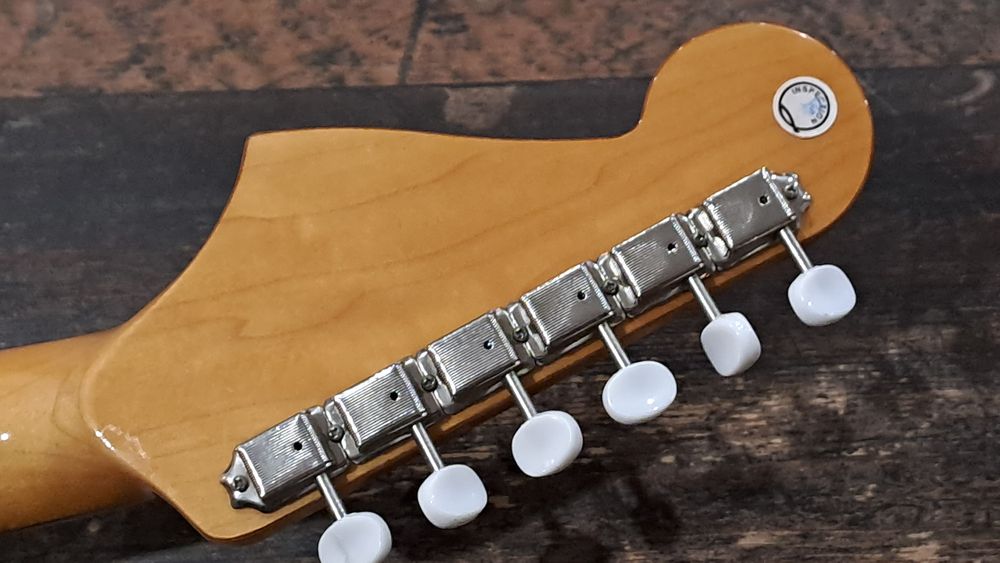 Guitarra Fender Sonoran