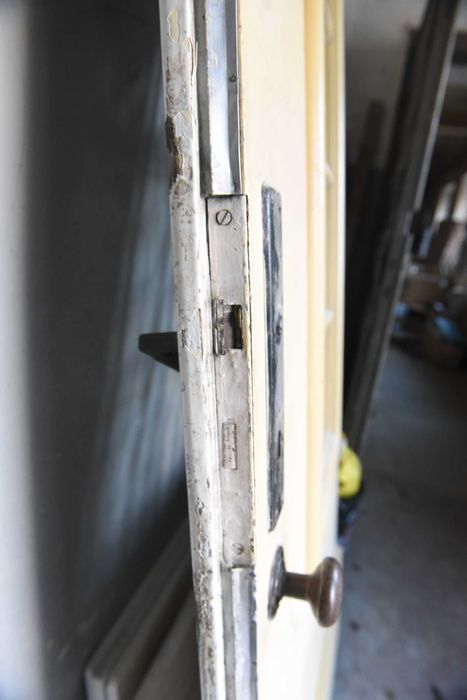 Stare solidne drzwi wejściowe lata 1940