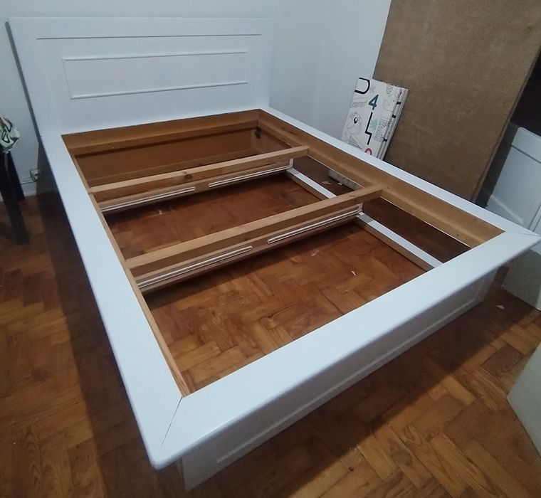 Cama de Casal em bom estado