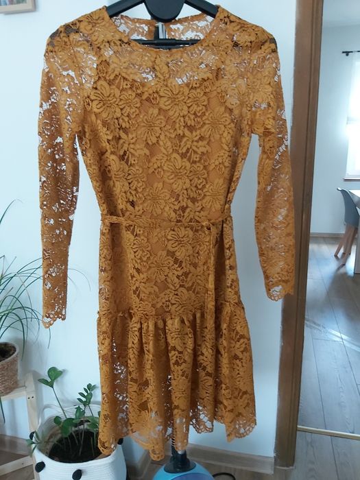 Sukienka koronkowa Złota