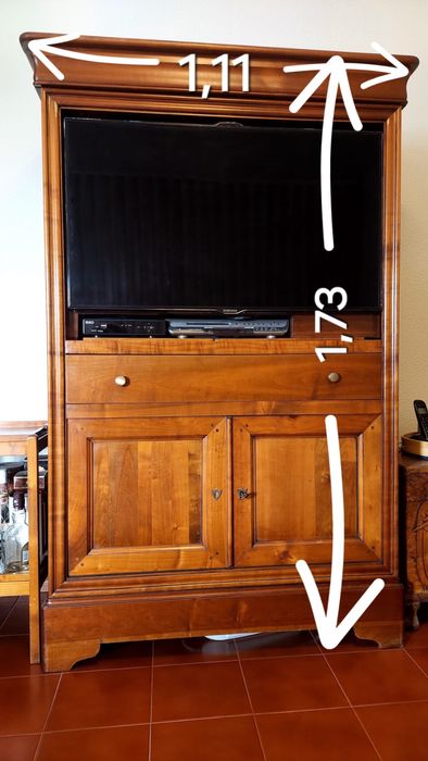 Móvel em Madeira de Cerejeira maciça