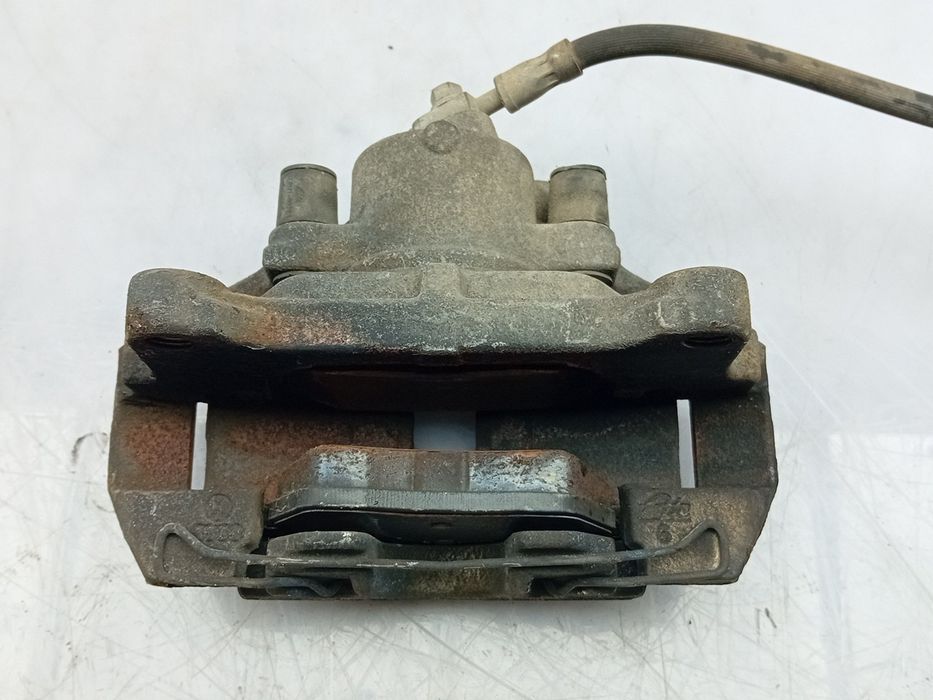 Pinça travão / maxila de travão frente direita AUDI A3 (8P1)