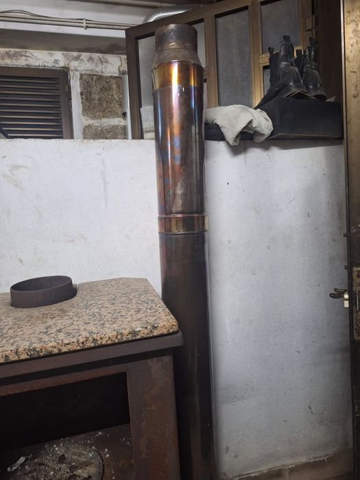 Vendo salamandra de lenha com tubo