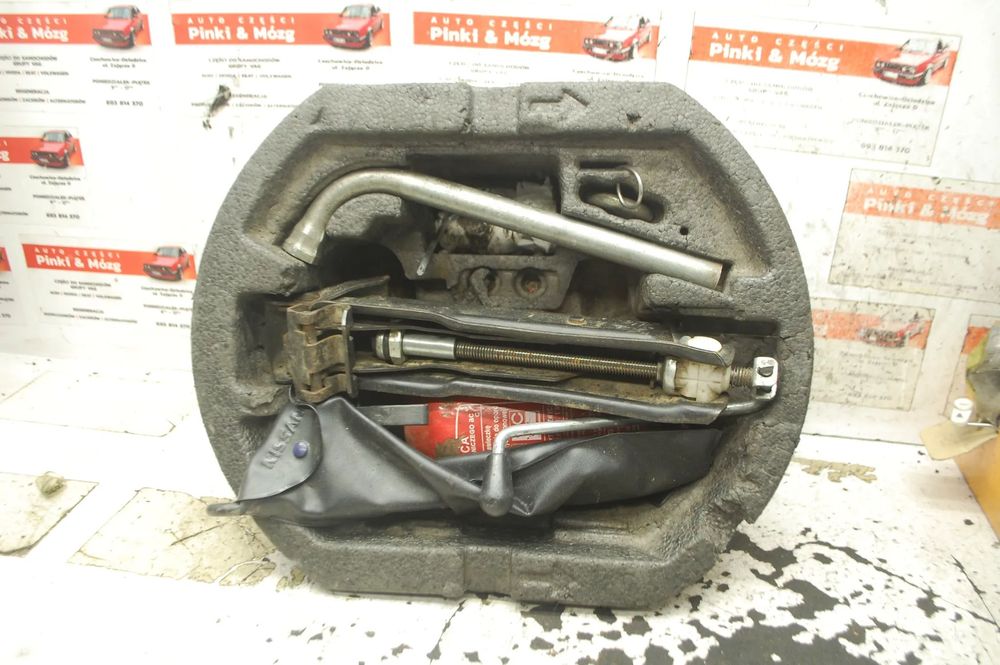 WKŁAD KOŁA ZAPASOWEGO KOMPLETNY SKODA ROOMSTER PRAKTIK