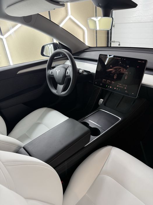Tesla Model Y Sr Plus LFP