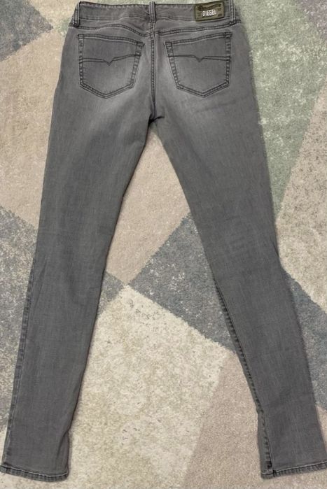 Джинсы женские Diesel, Comma, Levi's