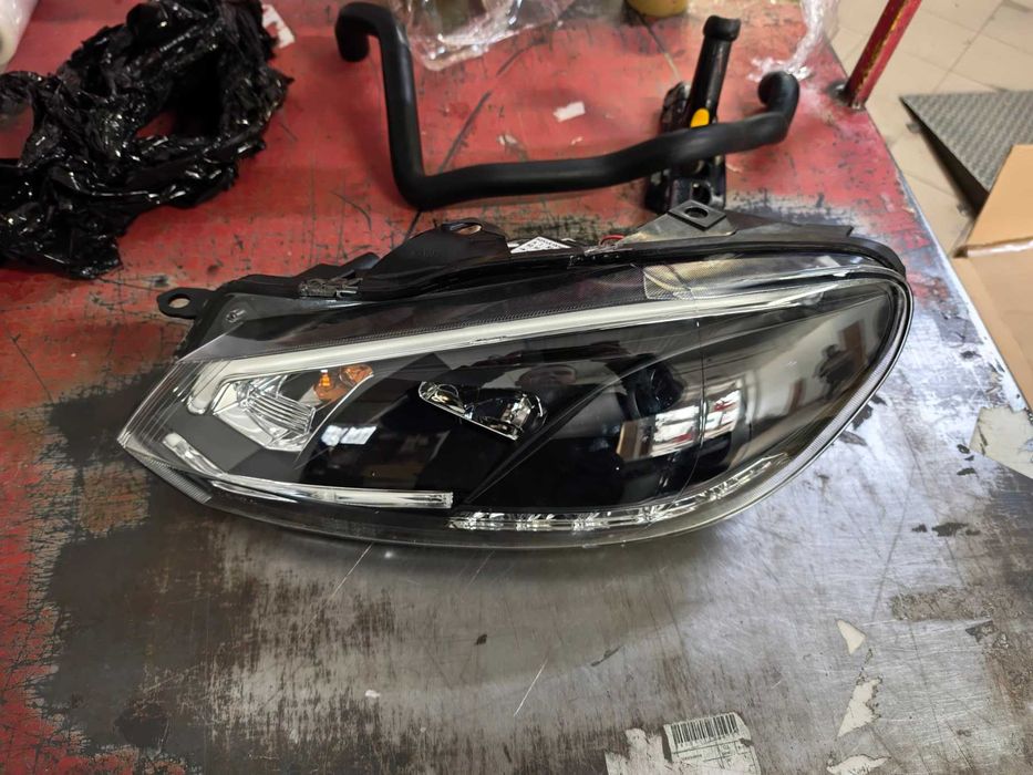 Черные фары Volkswagen Golf 6 с линзами и ДХО новые цена за пару