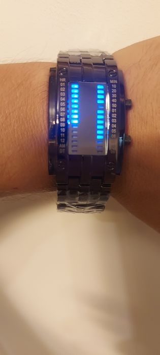 Zegarek binarny nowy