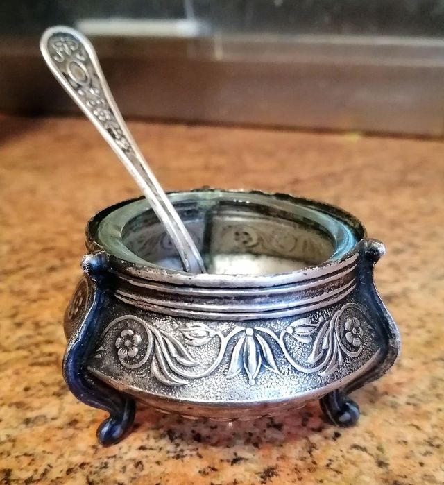 Горчичница с ложечкой. Мельхиор.