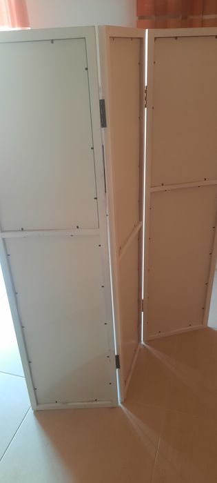 Porta fotografias em forma de biombo em branco medidas 90cm x112 cm