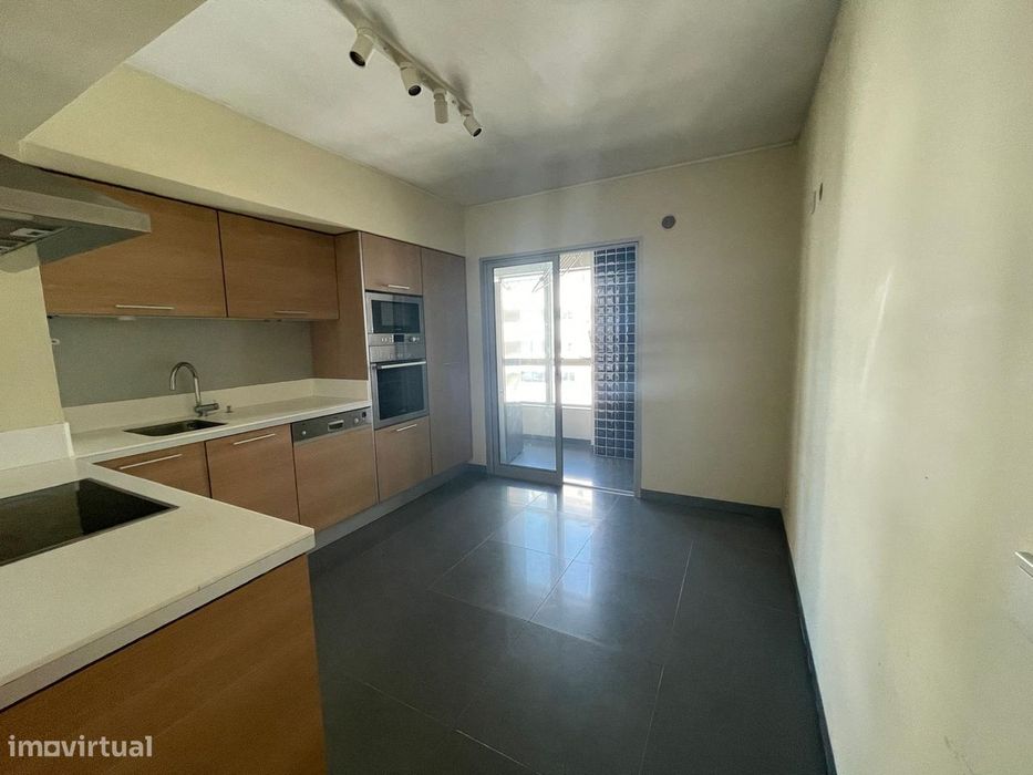 Apartamento T3 Venda em Ramalde,Porto