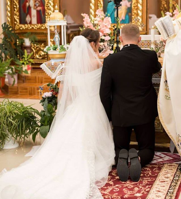 Ніжна весільна сукня
