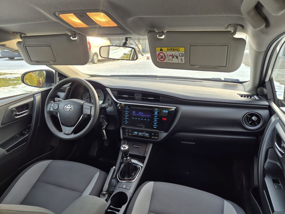 TOYOTA AURIS 1.3 + GAZ LPG / lift 2016 / PO SERWISIE /Salon PL