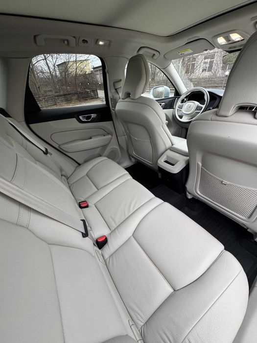 Продам Volvo XC60 В5 2021