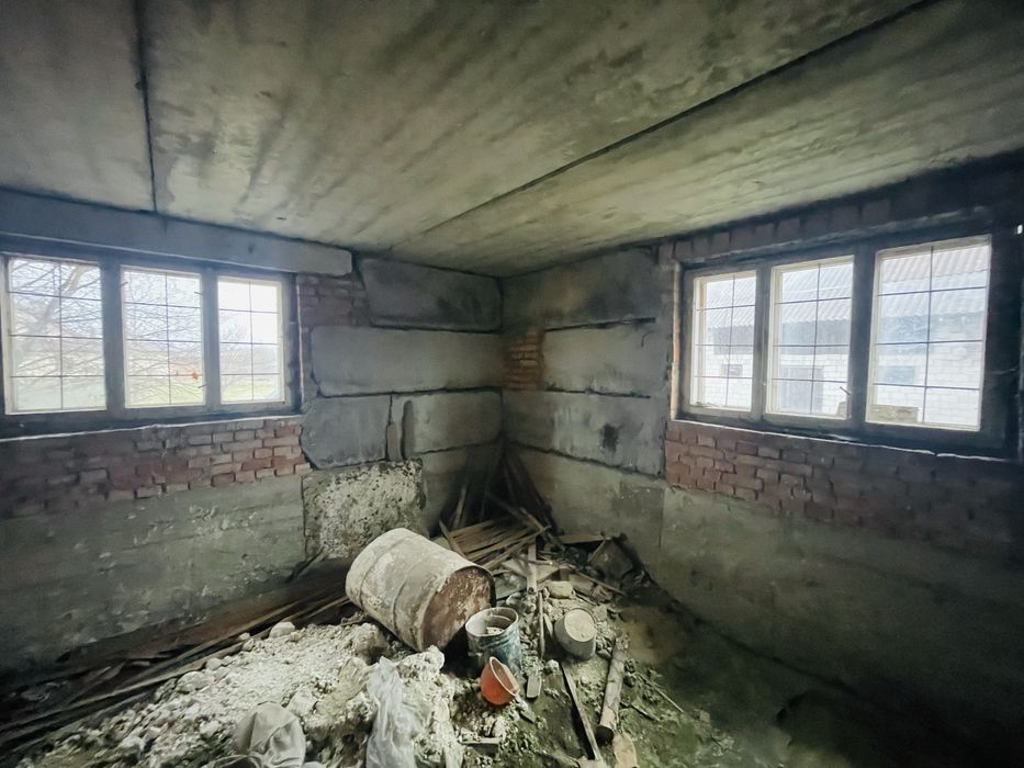 Незавершене будівництво 140 м² та технічна будівля