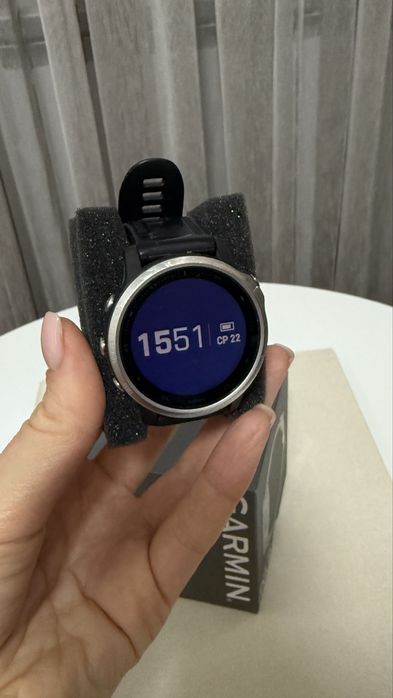 Смарт-годинник Garmin Fenix 6S сріблястий з чорним ремінцем