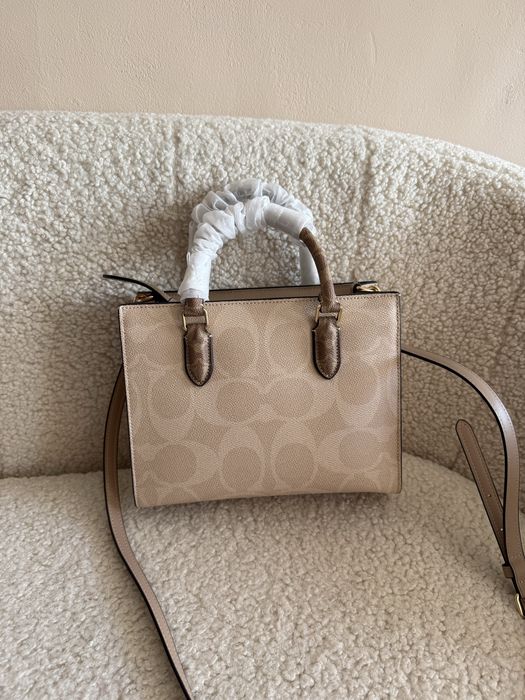 Сумка Coach Coach Maggie Small Tote Bag In Blocked Signature Canvas