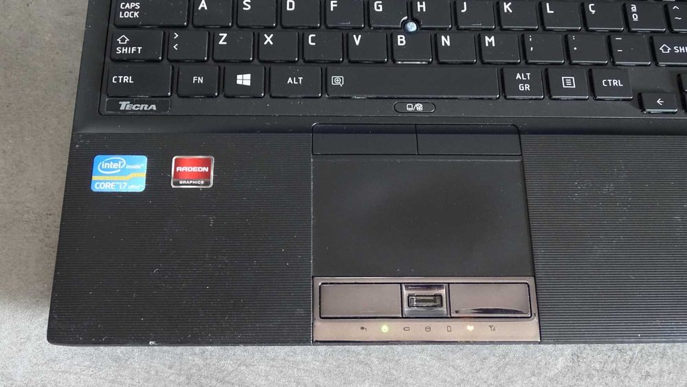 Toshiba tecra R950-14D cpu i7