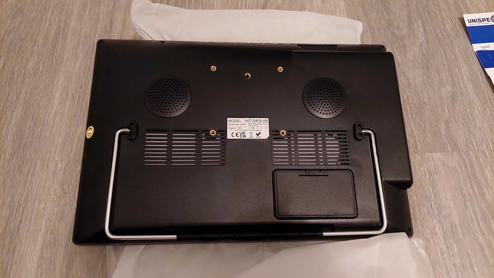 Smart TV 12 V/240 V Unispectra 14"