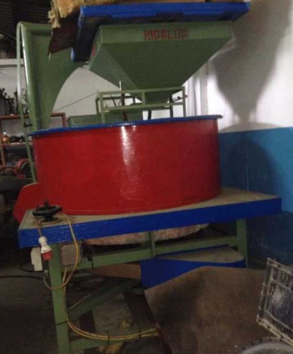 Moinho de moer cereais com motor elétrico - Rigálgo