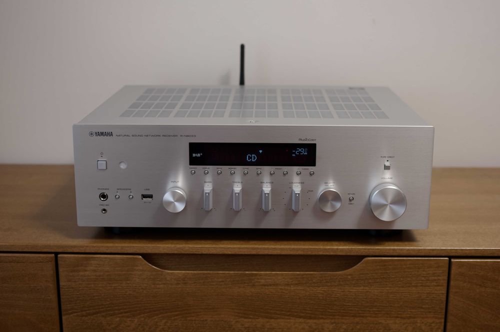Yamaha R-N803D - amplituner sieciowy, stan świetny, pełen komplet