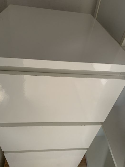 Białe komody IKEA Malm