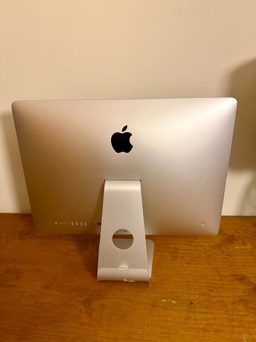 Apple iMac 21.5" Retina 4K 2019 ( i3 / 1TB SSD / 8GB RAM)